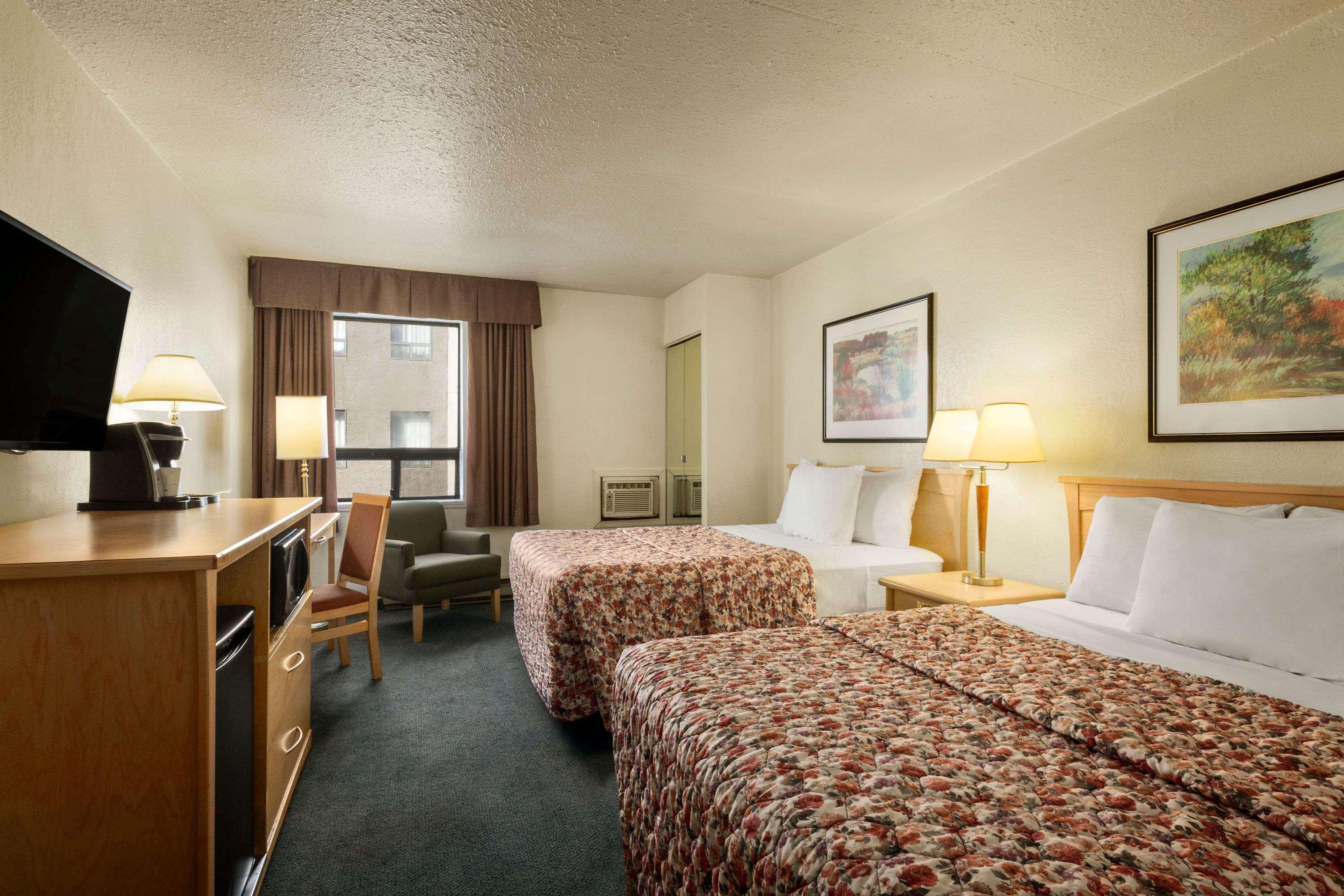Travelodge By Wyndham Edmonton West Ngoại thất bức ảnh