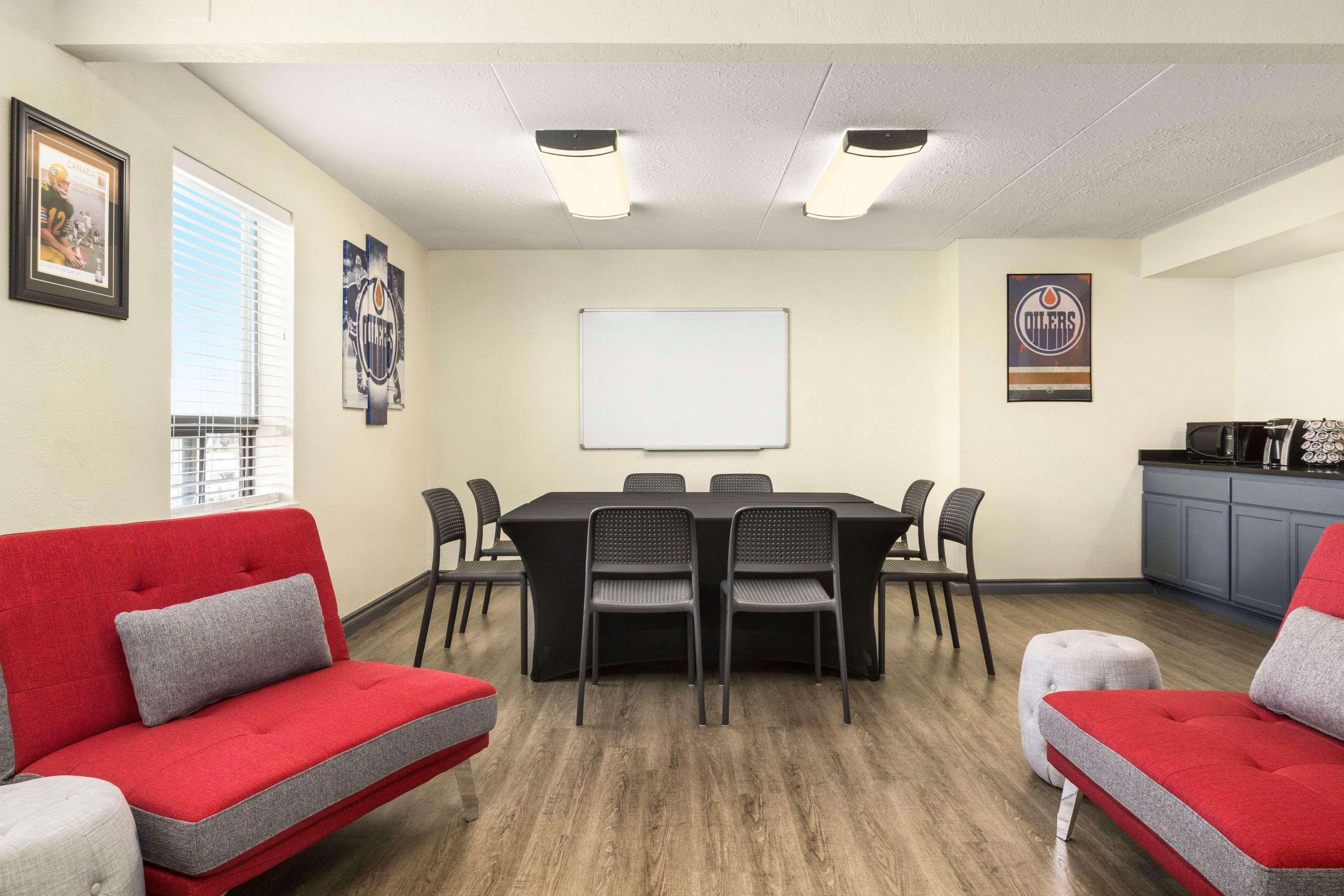 Travelodge By Wyndham Edmonton West Ngoại thất bức ảnh