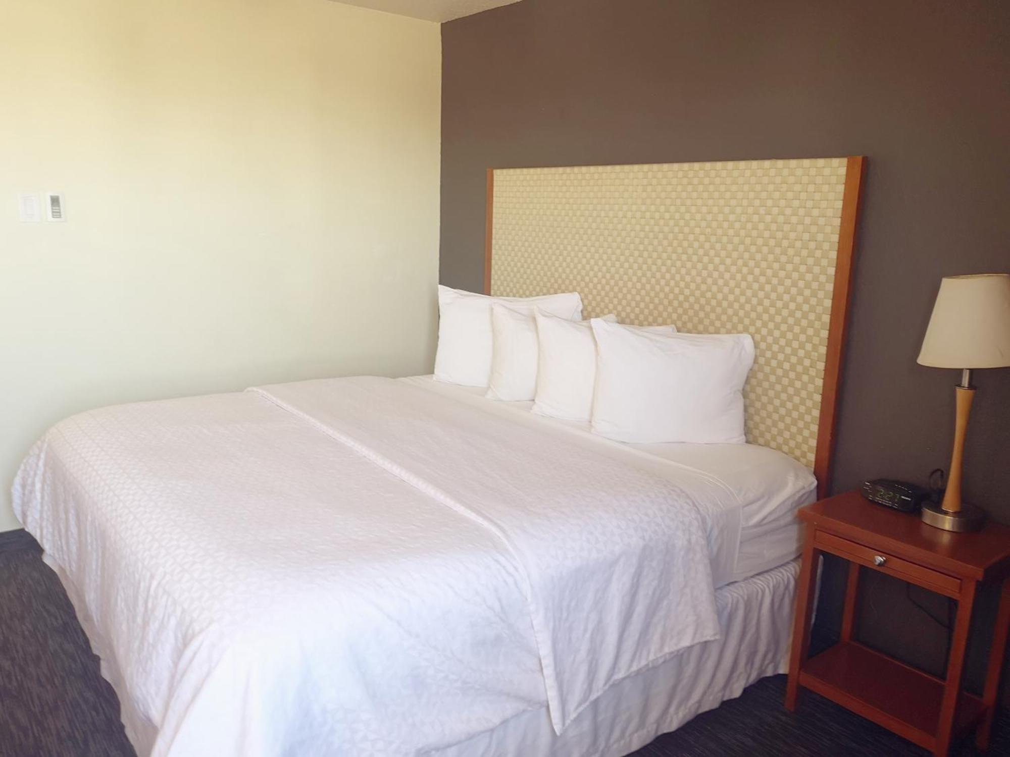 Travelodge By Wyndham Edmonton West Ngoại thất bức ảnh