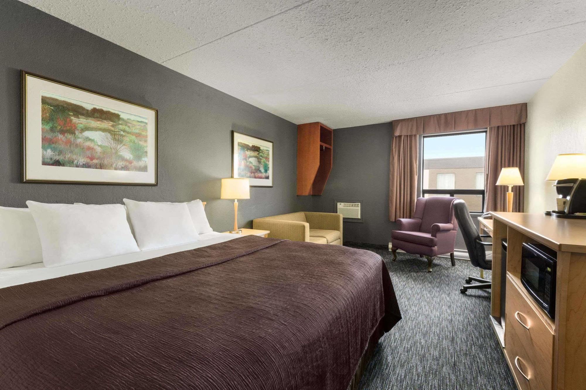 Travelodge By Wyndham Edmonton West Ngoại thất bức ảnh