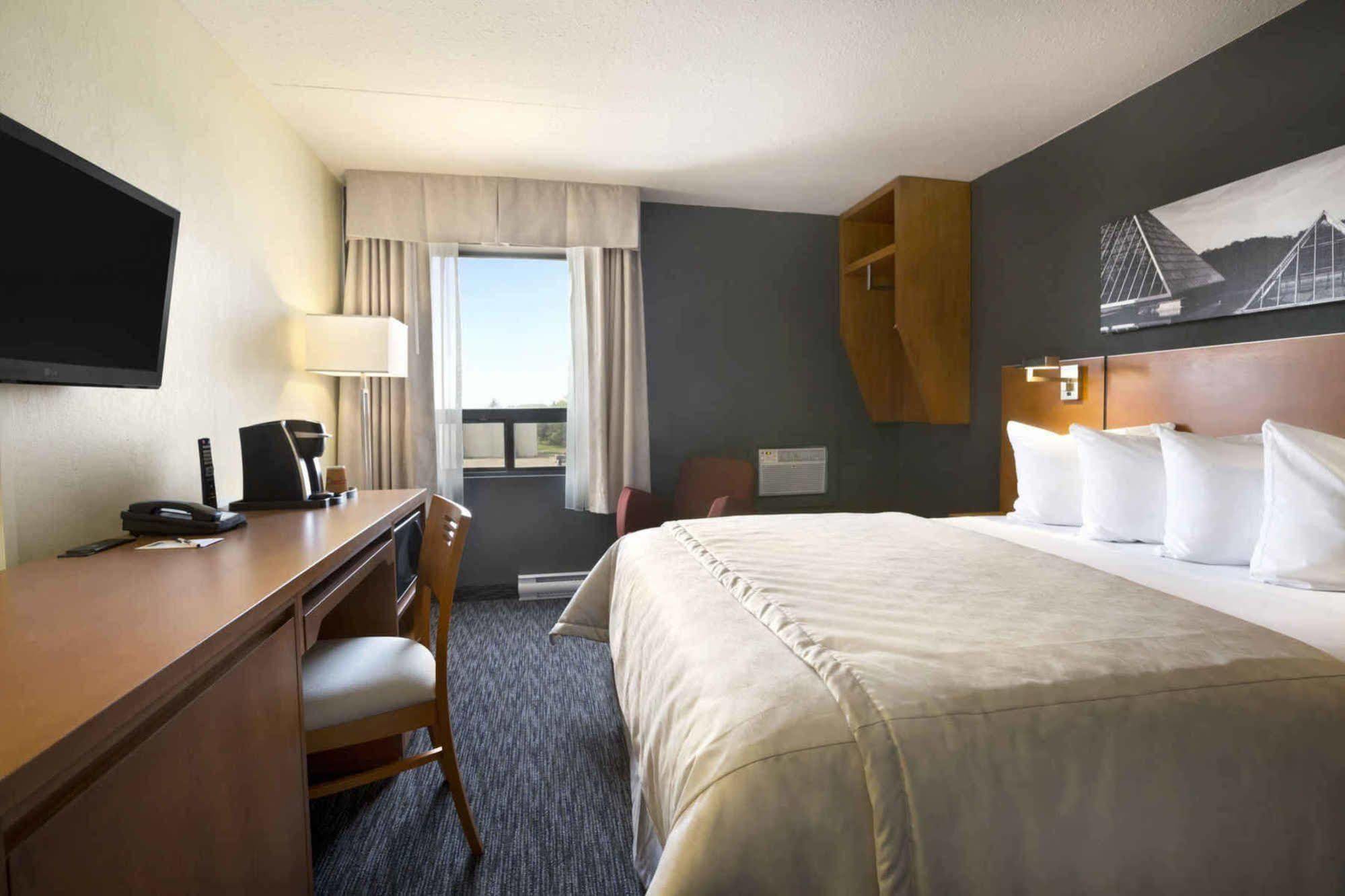 Travelodge By Wyndham Edmonton West Ngoại thất bức ảnh