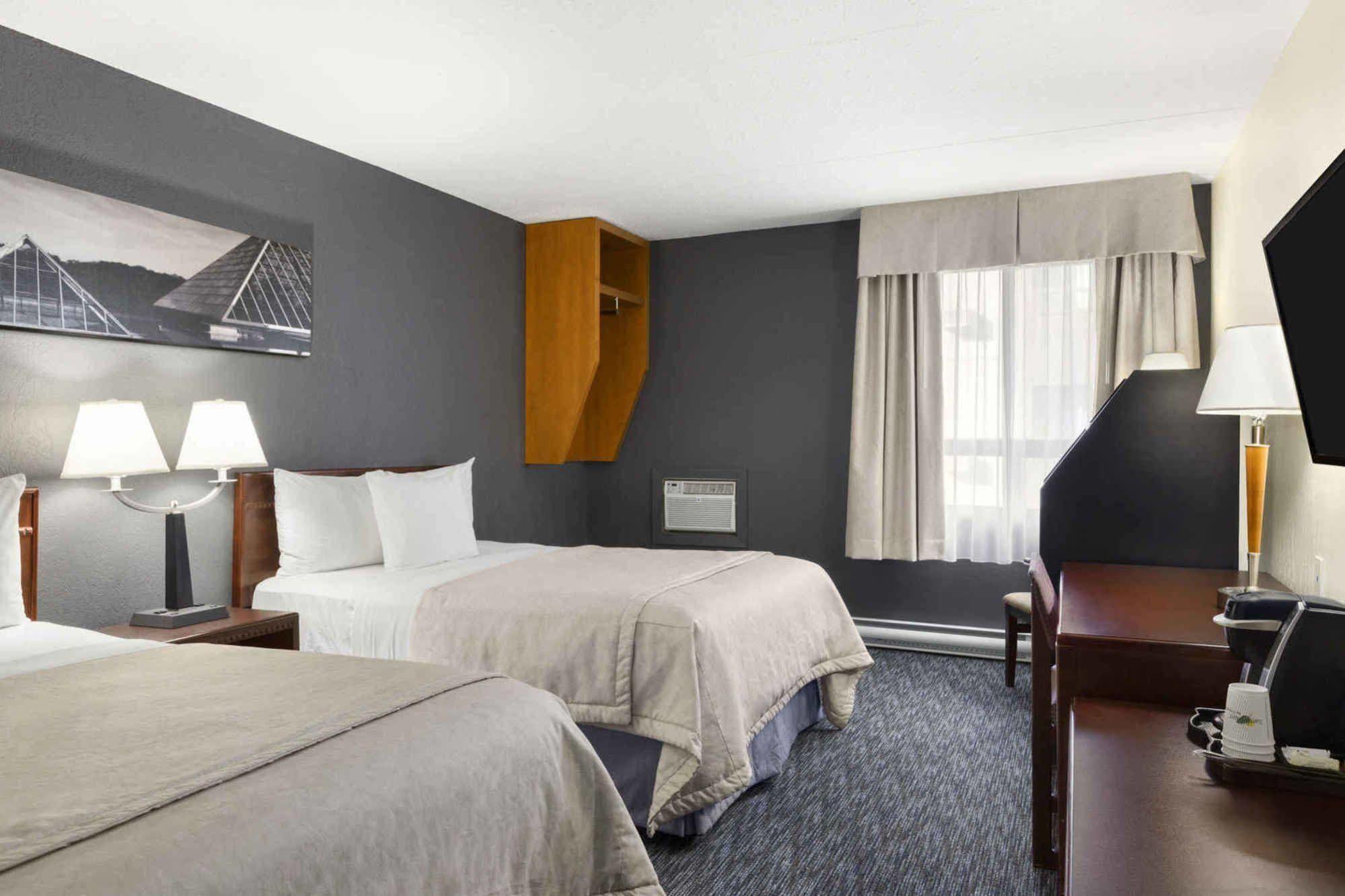 Travelodge By Wyndham Edmonton West Ngoại thất bức ảnh